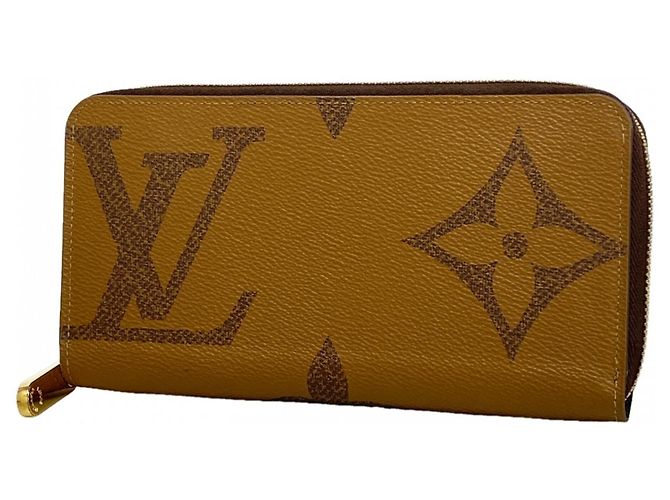 Louis Vuitton Monogram Giant Reverse Zippy Wallet Braun