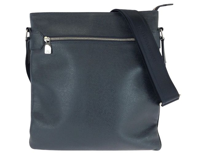 Borsa a tracolla Louis Vuitton Taiga Sasha Navy Leather Blu navy