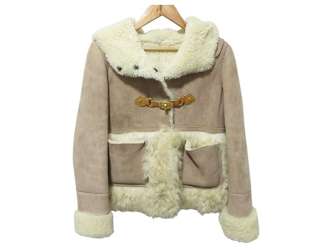 Jaqueta com capuz de shearling Miu Miu Bege