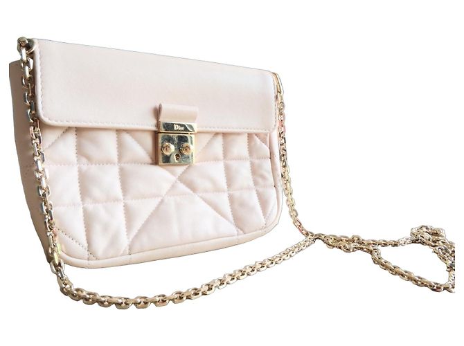 Dior Bolsa de ombro em couro rosa pálido acolchoado