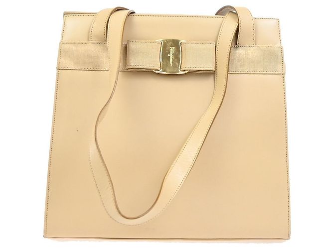 Salvatore Ferragamo Vala Leather Bege