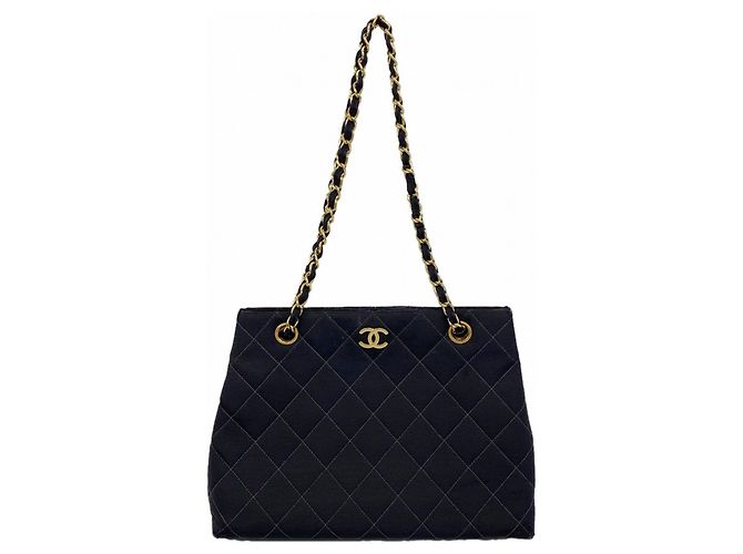 Bolsa de Alça de Corrente Chanel Matelassé Preto
