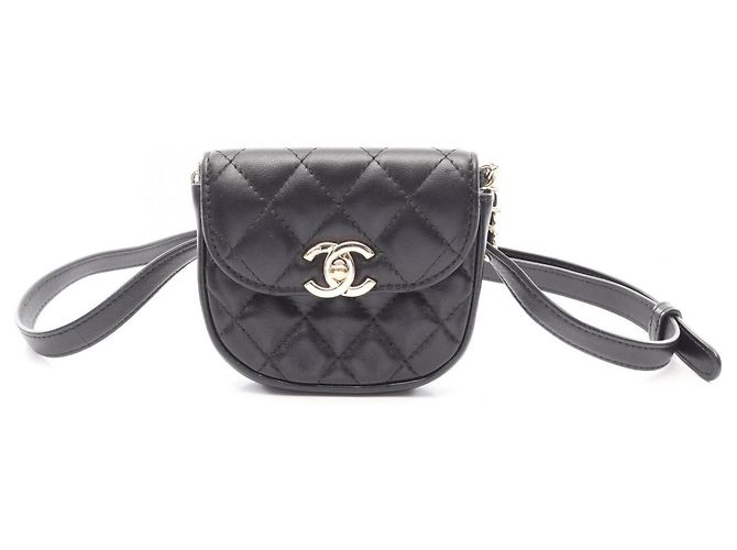 Chanel Matelassé Mini Waist Bag Schwarz