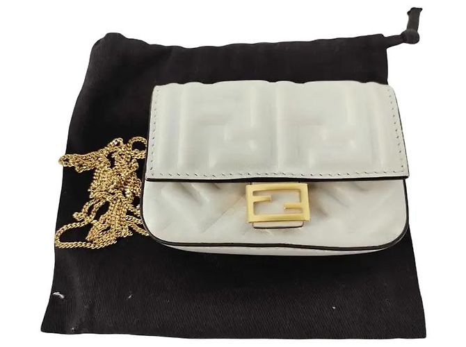 Baguette Bolsa com fecho Fendi FF Logo Stamp em pele impressa Medium Branco