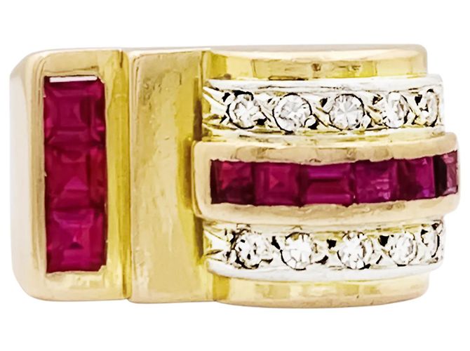 Autre Marque Anello "Tank" in oro giallo, rubini sintetici e diamanti.