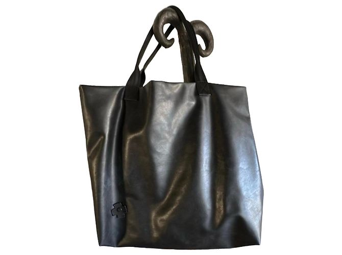 Munthe Plus Simonsen Borsa tote PLÜ in ecopelle nera Nero