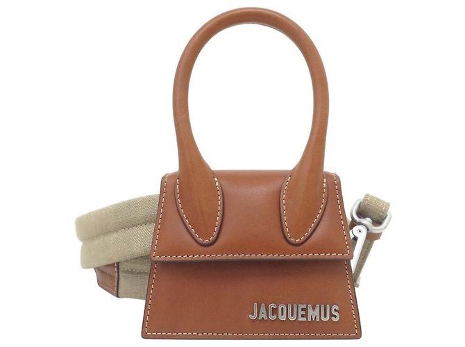 NOVA BOLSA DE OMBRO JACQUEMUS LE CHIQUITO MINI 215BA01 EM COURO Marrom