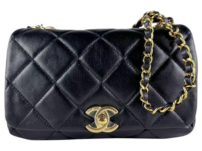 Borsa a tracolla Chanel in agnello Nero
