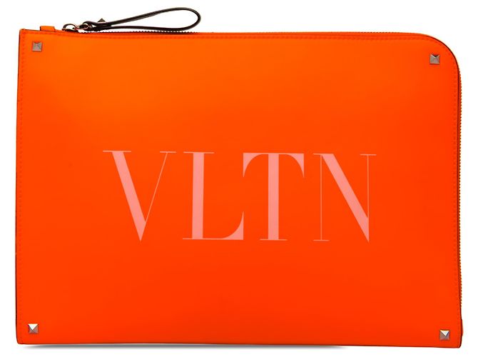 Porta-documentos Valentino em couro laranja com Rockstud VLTN