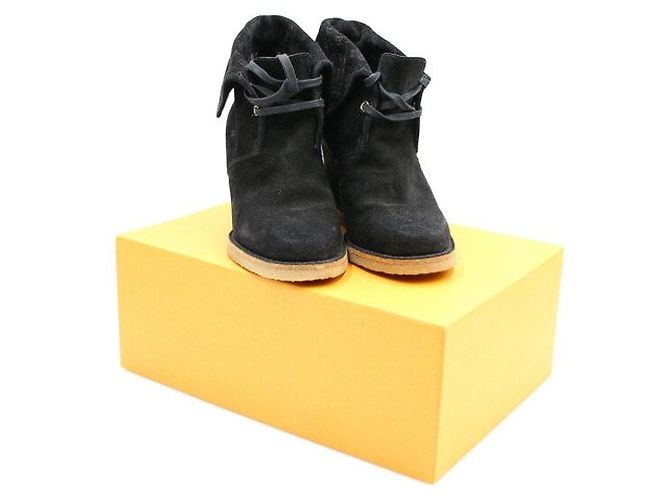 Louis Vuitton Botas Desert de ante Monogram para mujer Dorado
