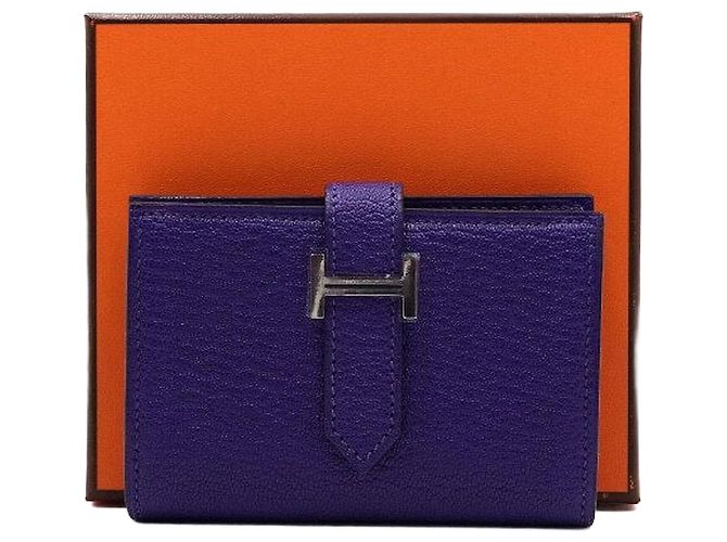 Hermès Mini-Geldbörse in Lila mit silberner Hardware Unisex Kartenhalter