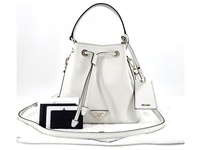Prada Sac seau en cuir Saffiano avec logo triangle Blanc