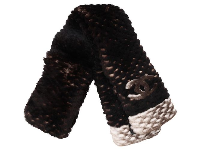 Estola de couro marrom e branco Chanel