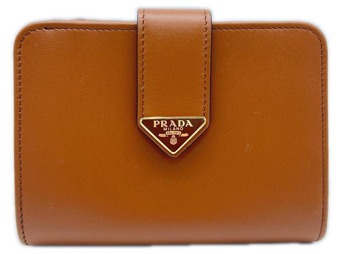 Saffiano Prada Triangle Logo Kompaktgeldbörse Braun 