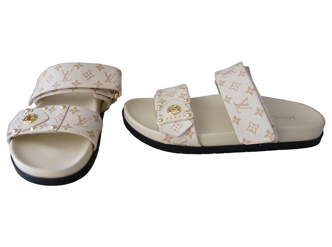 Louis Vuitton Monogram Sandalen aus weißem und beigem Leder
