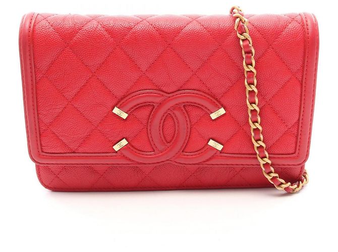 Chanel CC Filigree Matelassé Schultertasche Rot