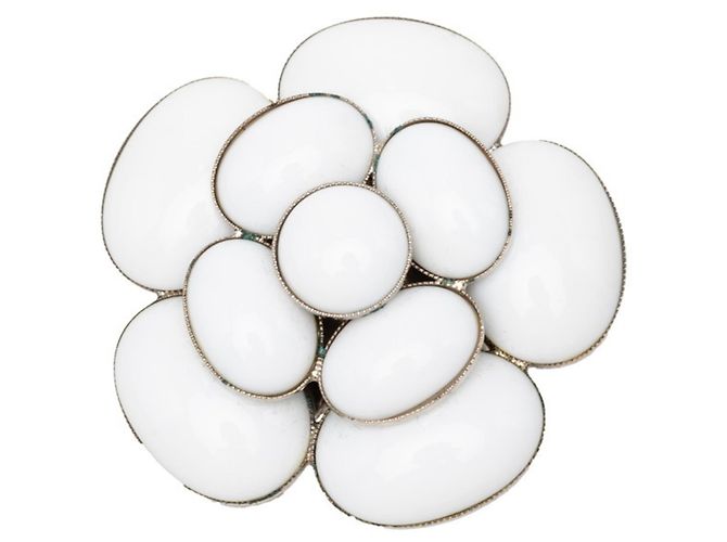 Timeless Chanel Camellia Vintage Brosche Weiß
