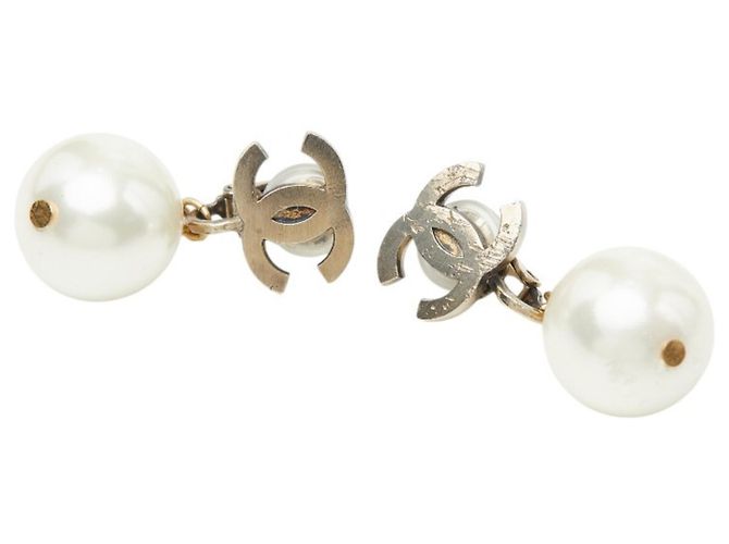 Chanel Coco Mark Swing Clip-Ohrringe Weiß Golden