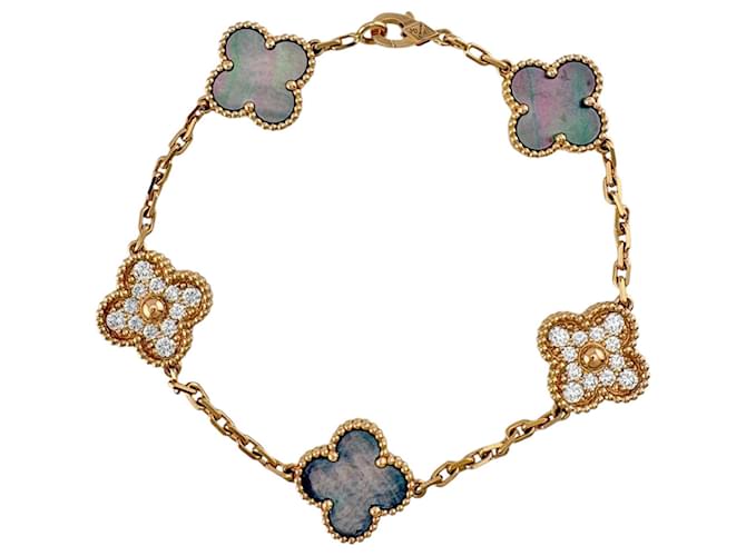 Bracelet charm Vintage Enhambra Van Cleef & Arpels Doré 