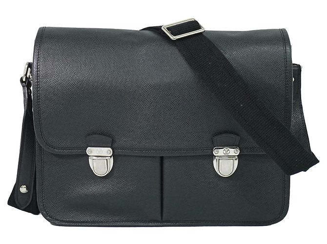 Louis Vuitton Alexei Messenger Taiga Leather Noir