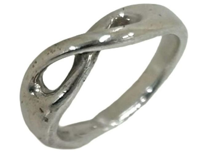 Anello Infinity in argento Tiffany & Co.