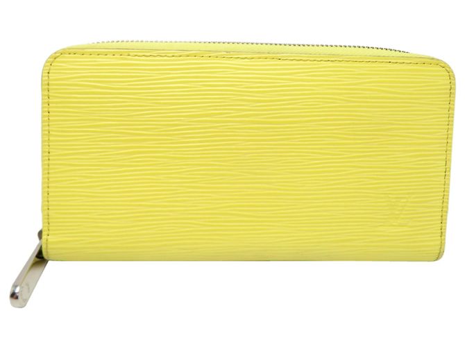 Louis Vuitton Zippy Wallet (M80321)