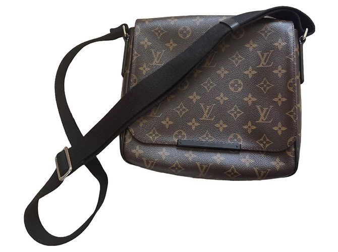 Louis Vuitton Borsa Messenger District PM Monogram Marrone Monogramma