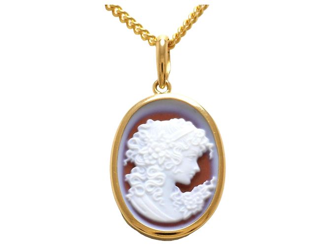 Autre Marque Collar de oro amarillo de 18K con camafeo de piedra Dorado