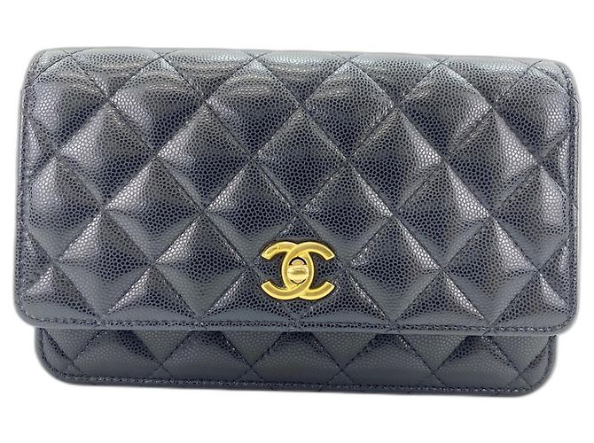 Chanel Matelassé Schultertasche Schwarz