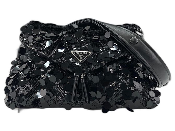 Prada Schultertasche Schwarz 