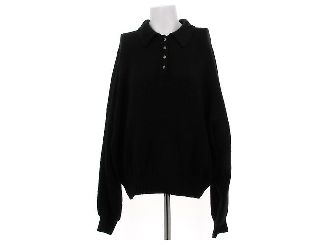 Autre Marque Schwarzer Pullover mit Knopfloch