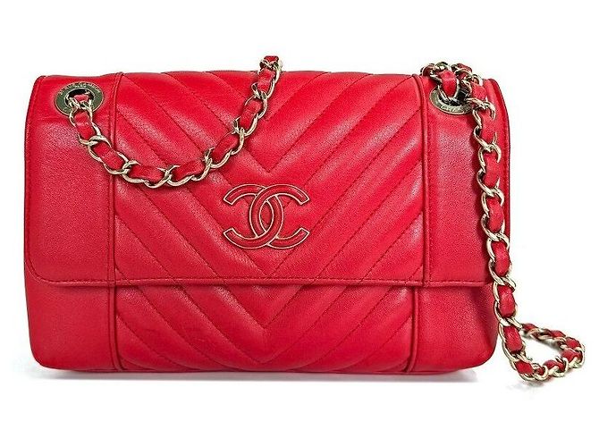 Chanel Borsa a tracolla con patta chevron e catena Rossa Rosso
