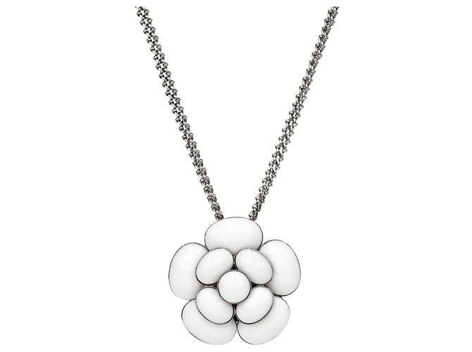 Chanel Collier Camélia en émail blanc