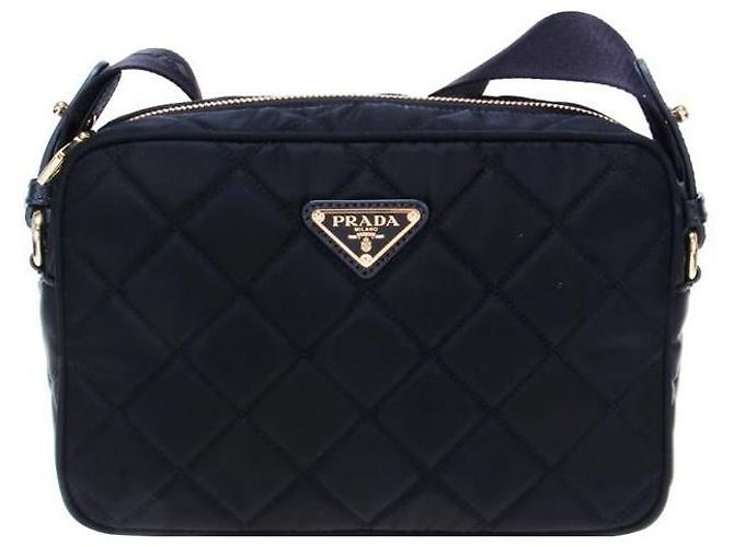 Prada Bolsa de câmera em nylon acolchoado Preto