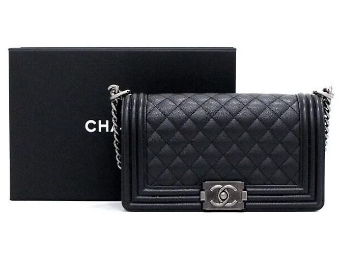 Chanel Bolso de Hombro Boy Caviar Medium Flap Silver Chain Negro