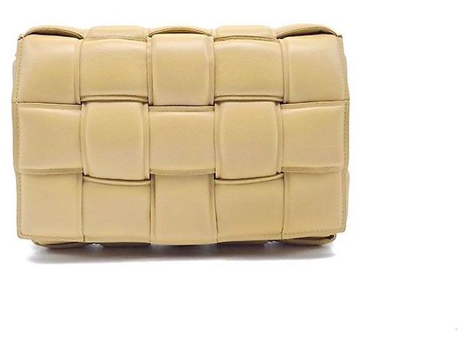 Bottega Veneta Bolsa Cassette Acolchoada Marrom
