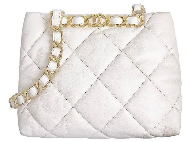 Chanel Pequena bolsa de compras acolchoada branca Branco
