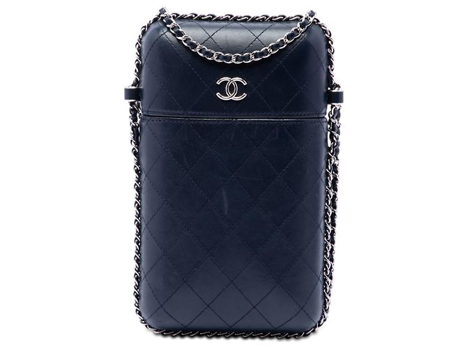 Chanel Blue CC gestepptes Lammleder mit Kette Handyhalter Blau Marineblau