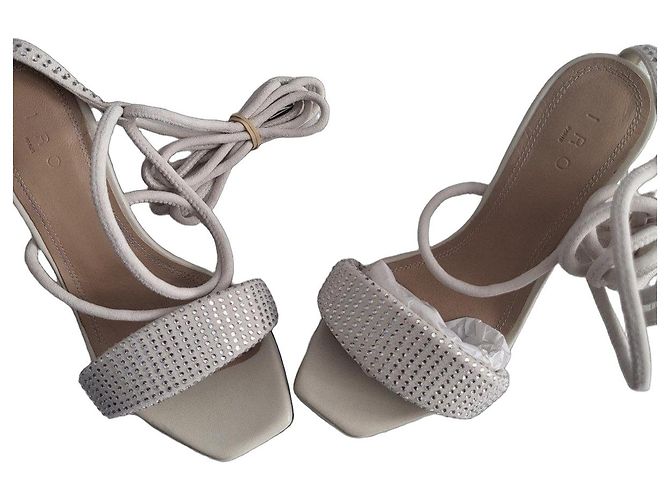 Sandali con lacci IRO in pelle bianca Bianco
