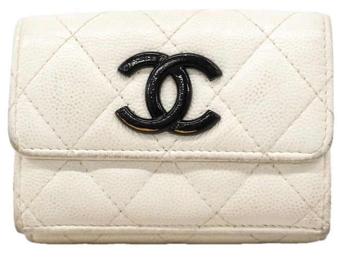Cartera tríptico Chanel en blanco