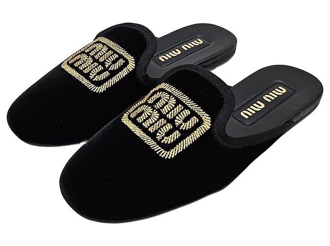 Miu Miu Pantofole in Velluto con Logo Nero