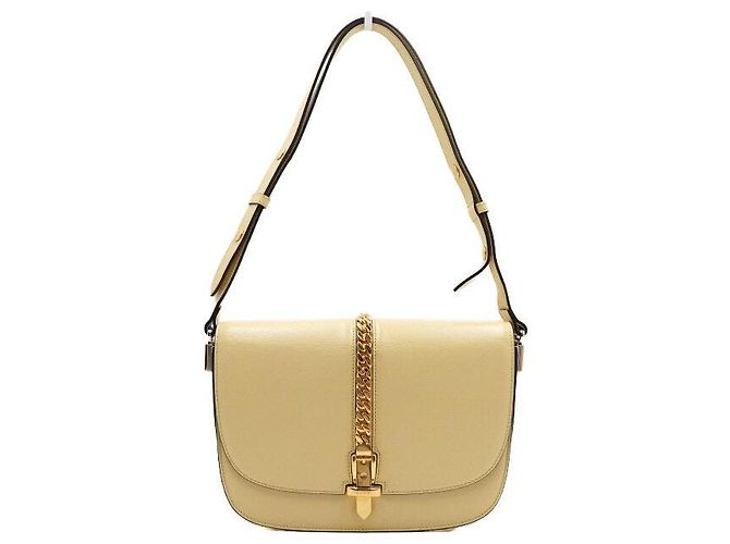 Gucci Bolsa de ombro e transversal Sylvie em couro dourado para mulher