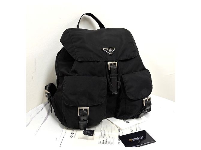 Prada Triangle Logo Nylon Rucksack Medium Schwarz 