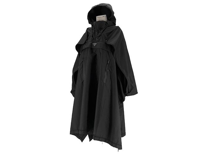 Prada Poncho Impermeabile da Donna in Nylon con Logo Triangle Nero