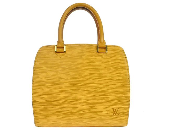Louis Vuitton Pont Neuf Epi MM Jaune