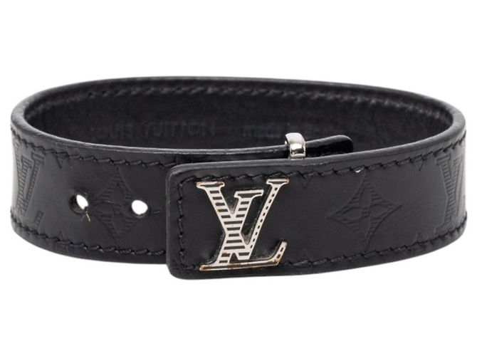 Pulseira Louis Vuitton Monogram LV Slim Shadow Charm Preto