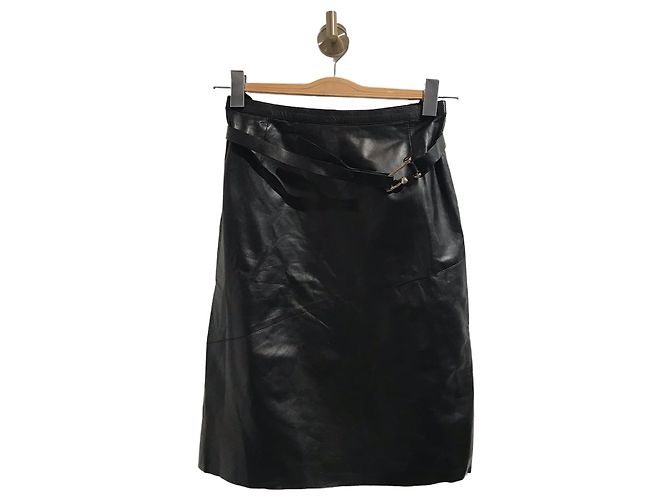 Falda Gucci cuero negro T.34