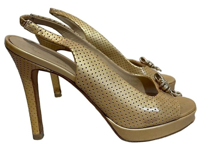 Escarpins Chanel beige T.36