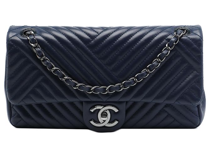 Chanel Blue Medium Lambskin CC Crossing Flap Bleu Bleu foncé