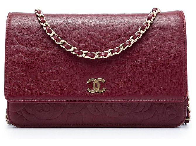 Wallet On Chain Carteira com corrente Chanel em couro de vitelo com relevo Red CC e camélia Vermelho Bordeaux